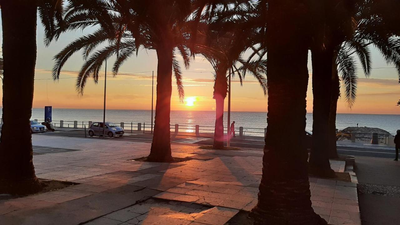 Hotel Parisien Menton Extérieur photo