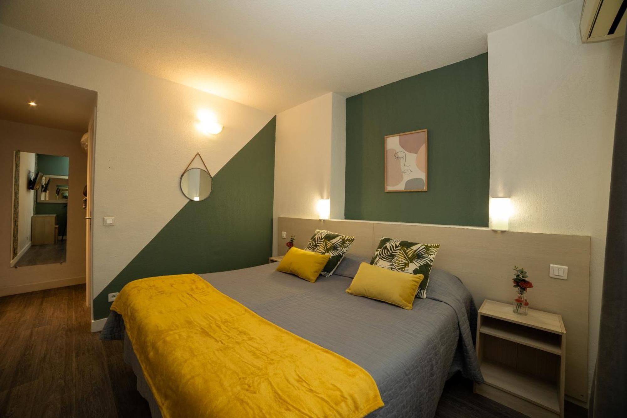 Hotel Parisien Menton Extérieur photo
