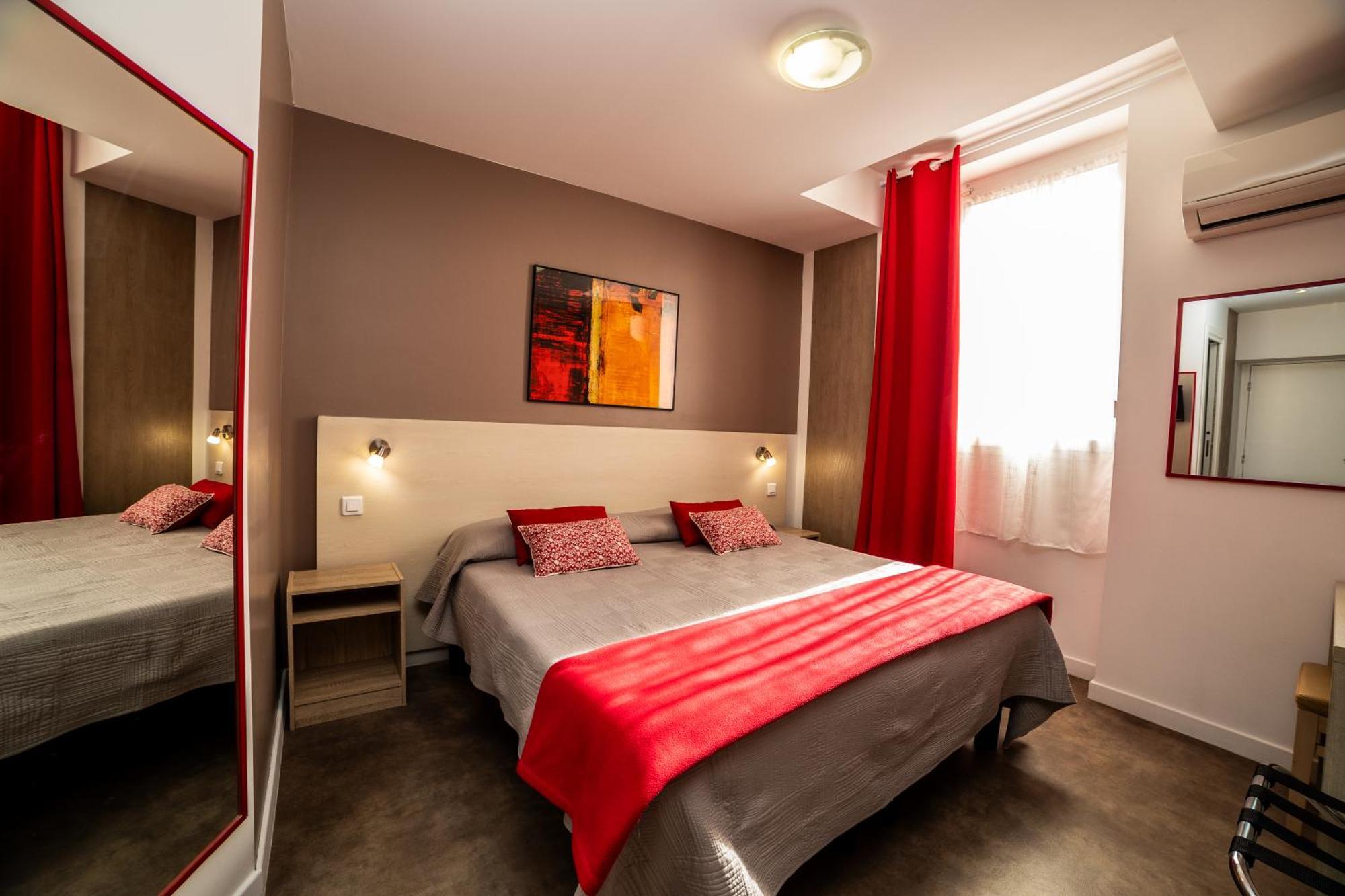 Hotel Parisien Menton Extérieur photo