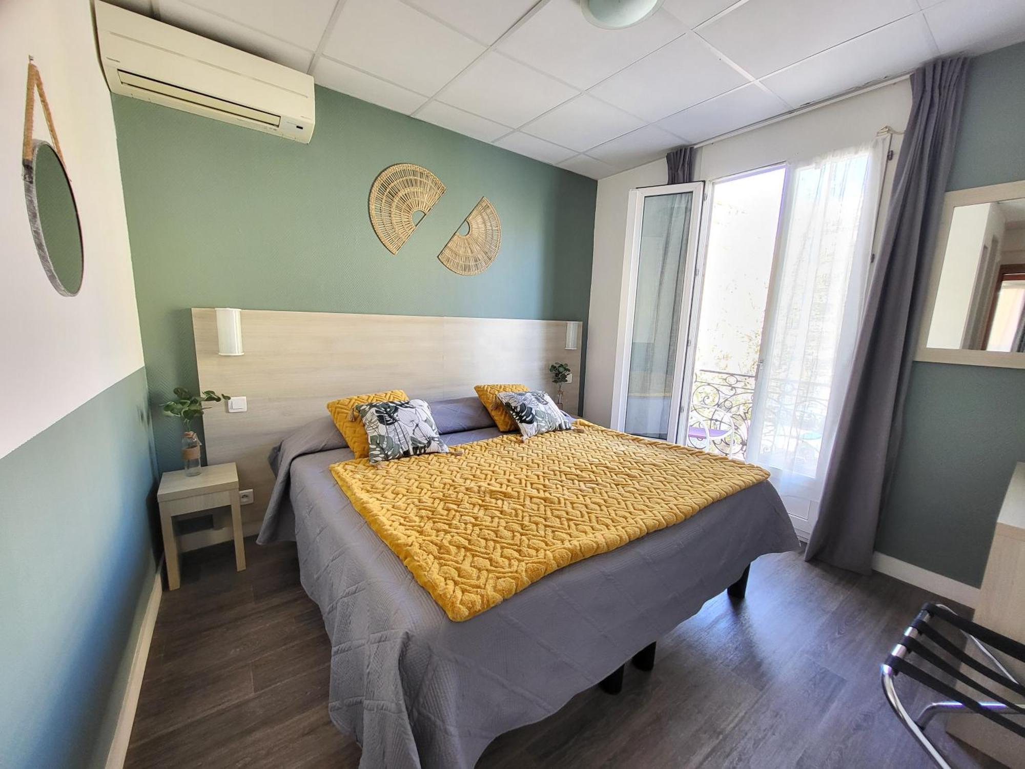 Hotel Parisien Menton Extérieur photo