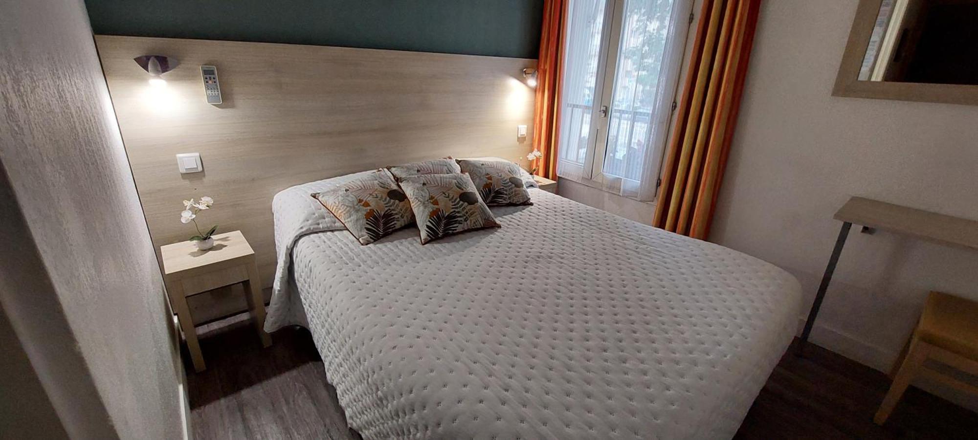 Hotel Parisien Menton Extérieur photo
