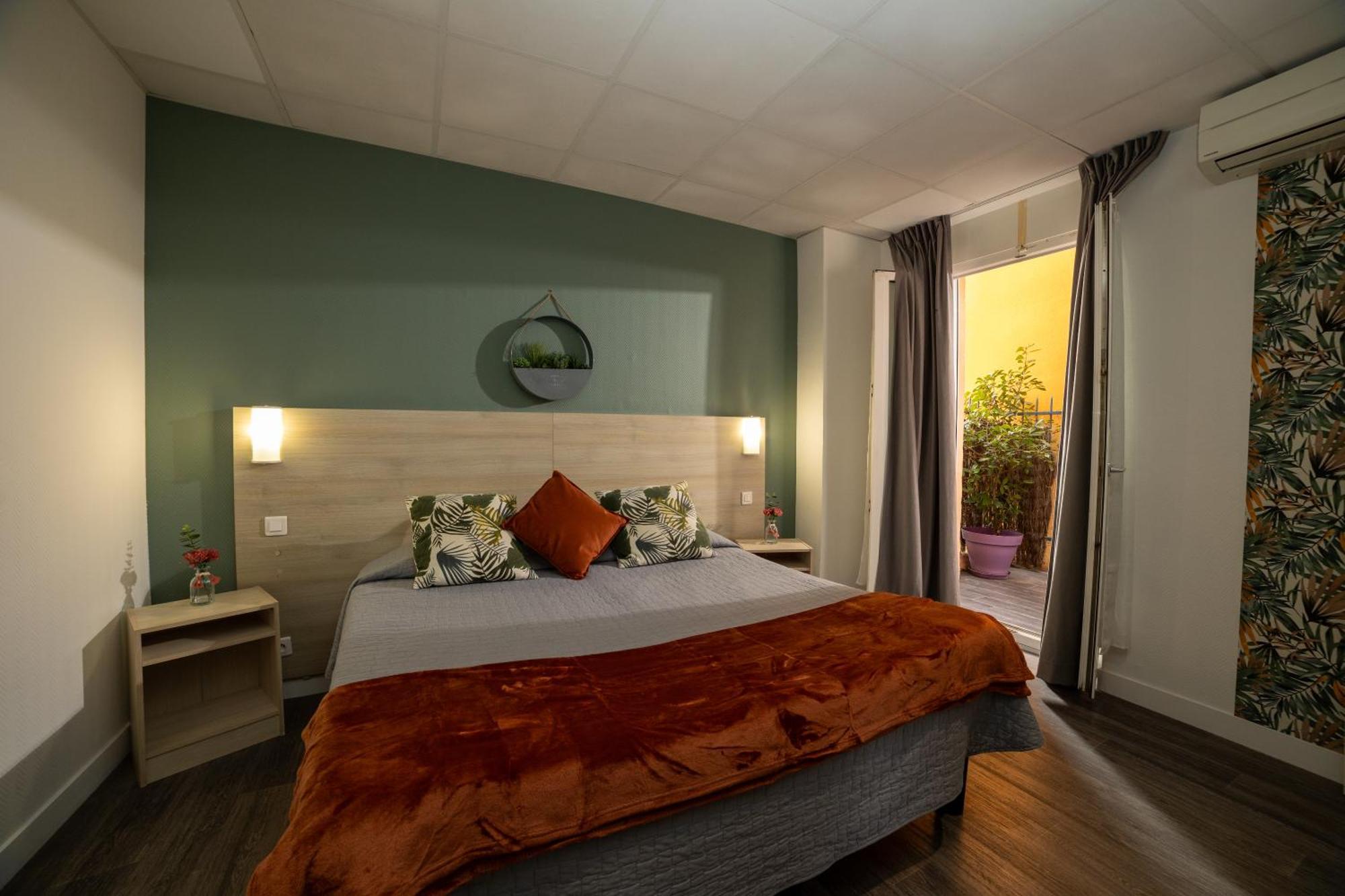 Hotel Parisien Menton Extérieur photo