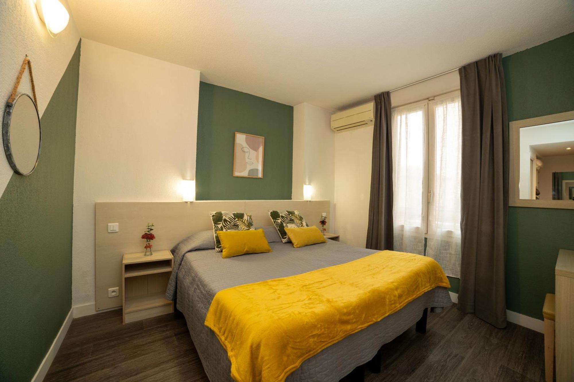 Hotel Parisien Menton Extérieur photo