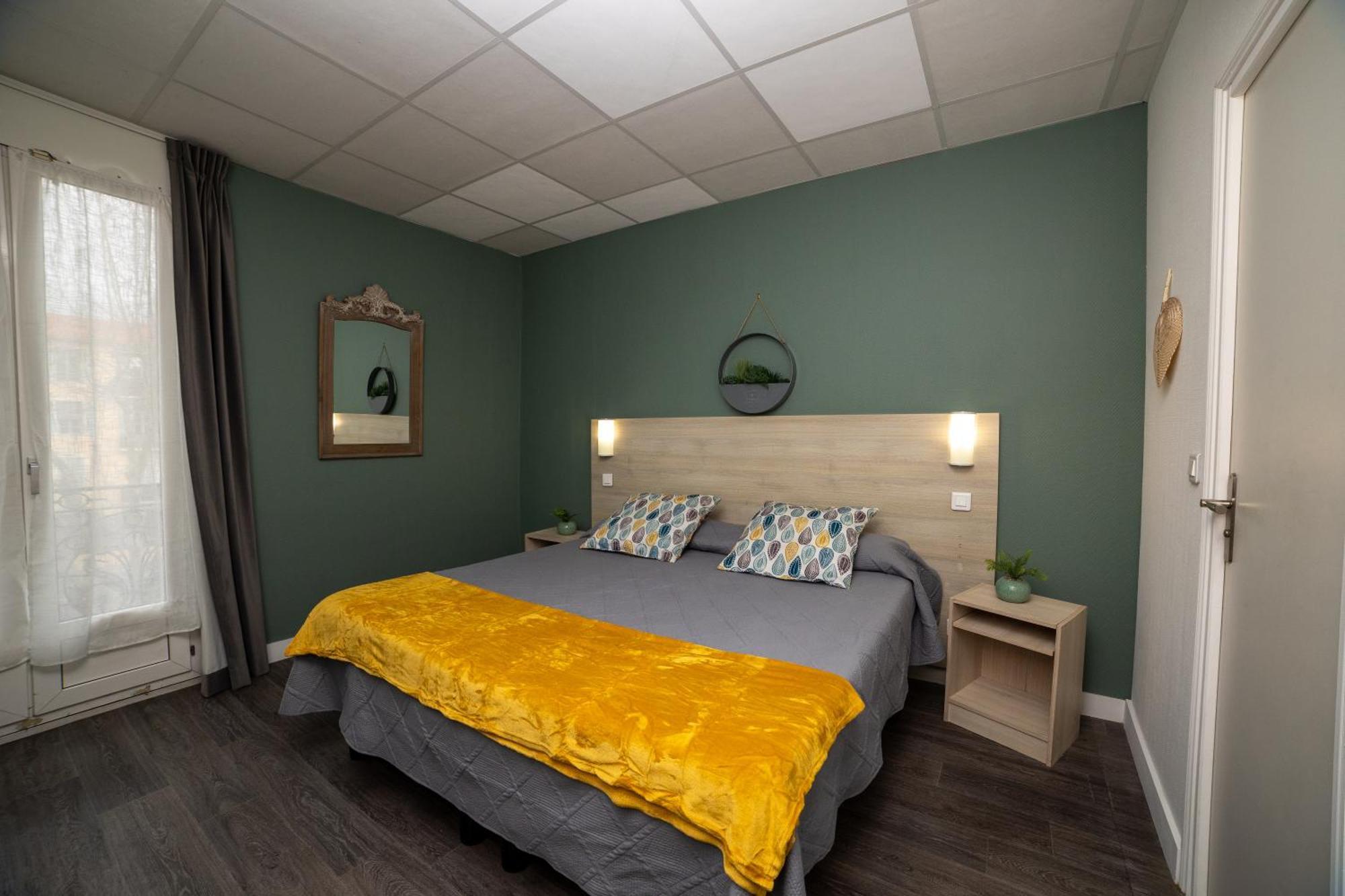 Hotel Parisien Menton Extérieur photo
