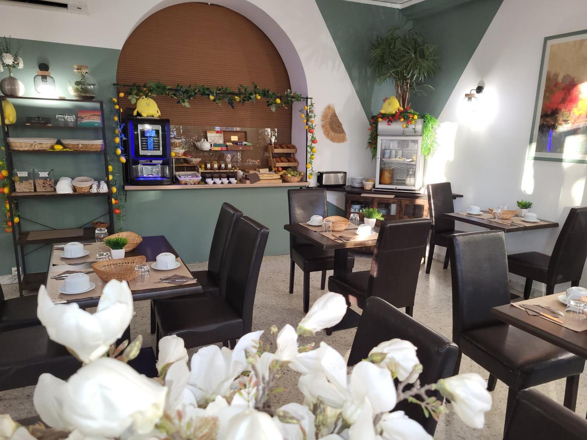 Hotel Parisien Menton Extérieur photo