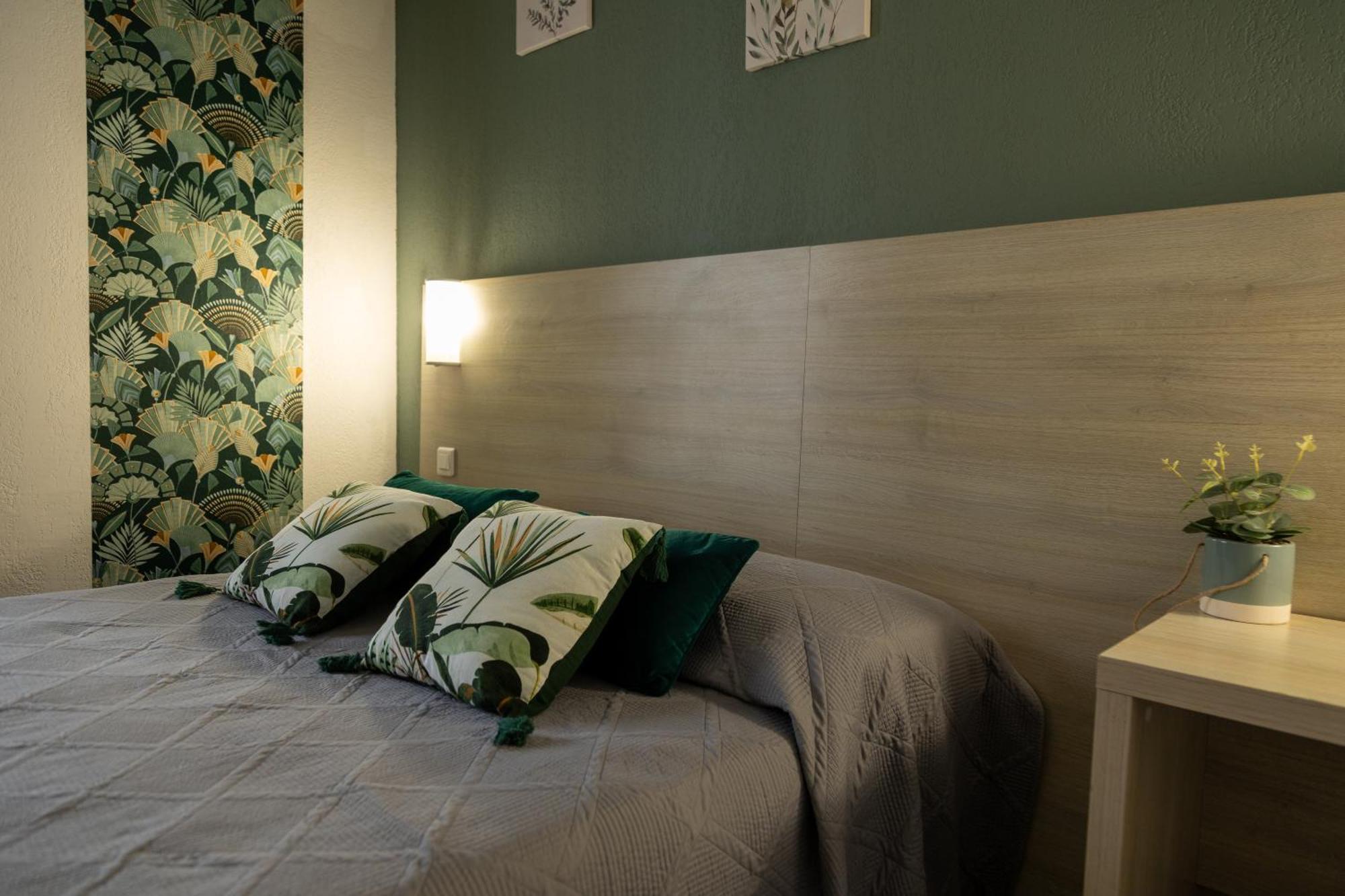 Hotel Parisien Menton Extérieur photo