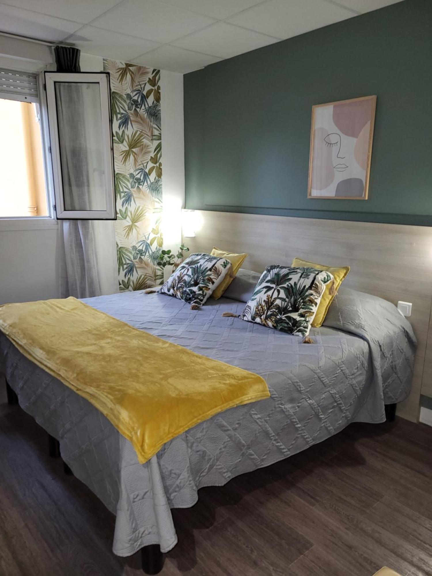 Hotel Parisien Menton Extérieur photo