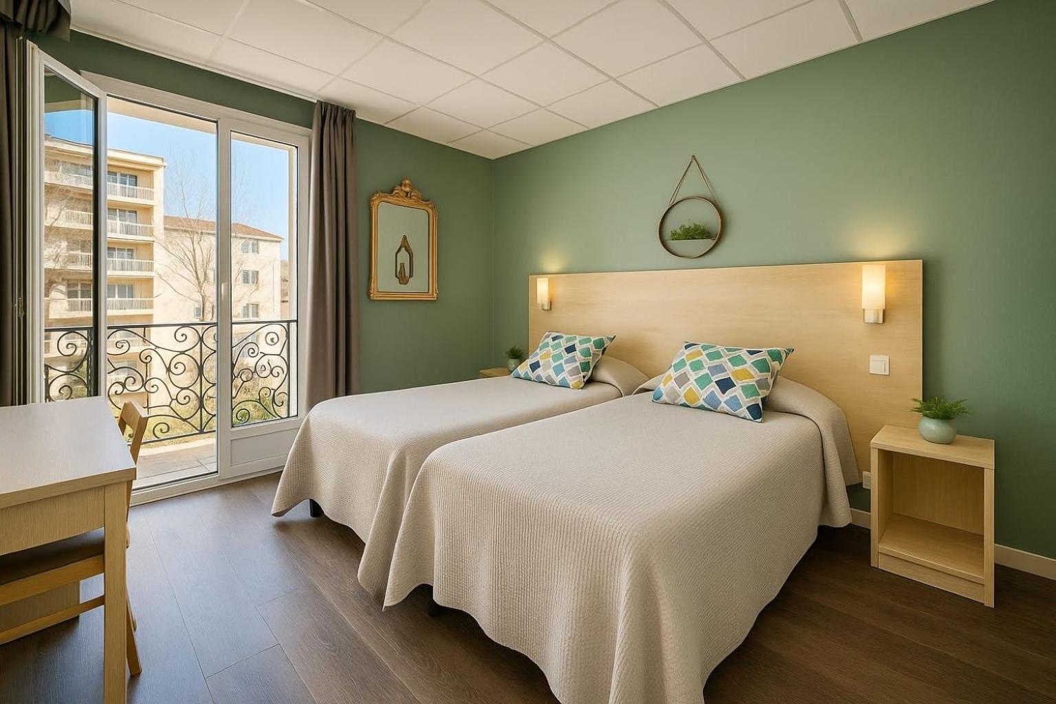 Hotel Parisien Menton Extérieur photo